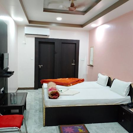 Hotel Sunaina International Gaya Camera foto