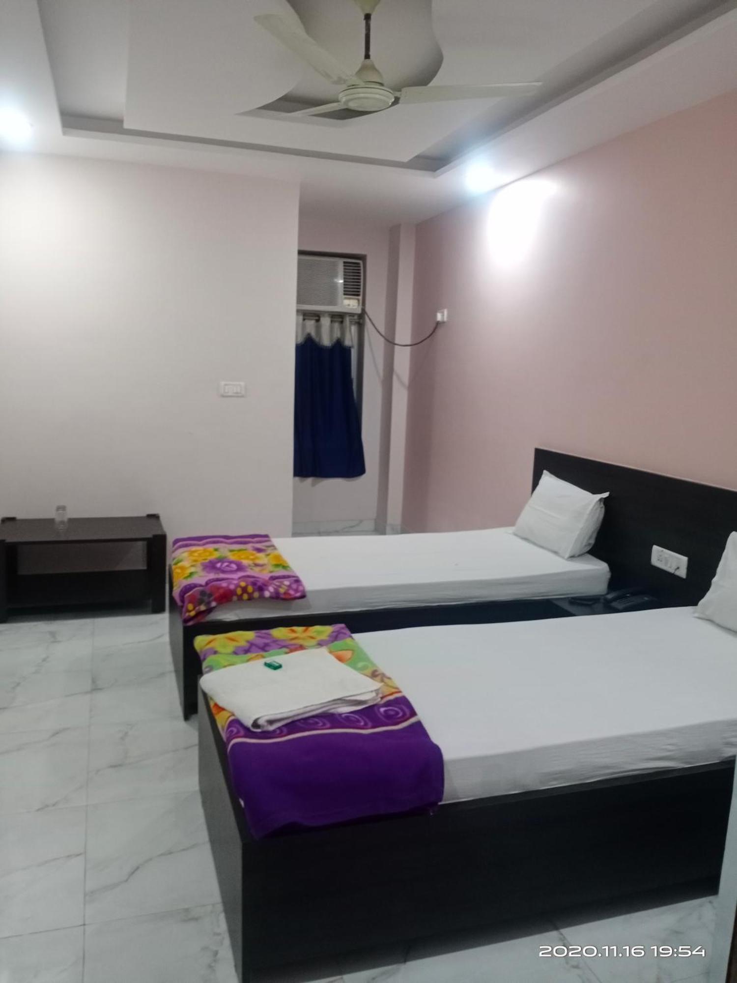 Hotel Sunaina International Gaya Camera foto